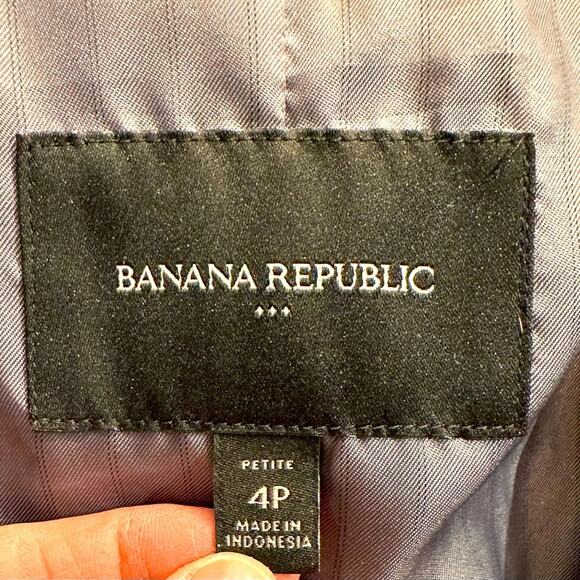 Banana Republic Women's 4 Petite Classic Black Two Button Blazer - Picture 5 of 6